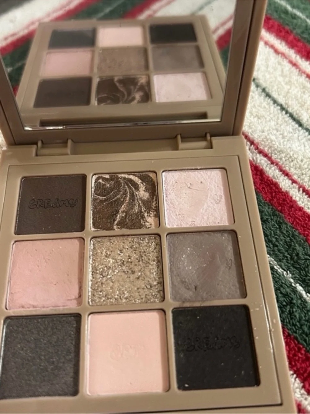 HUDA BEAUTY soft olive